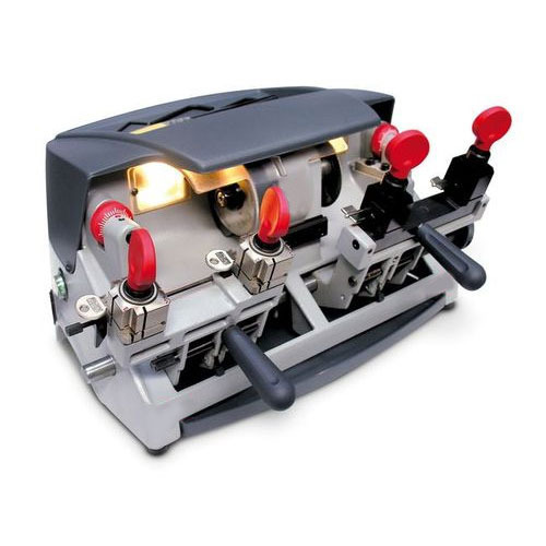 Horizontal key duplicator with multiple clamps